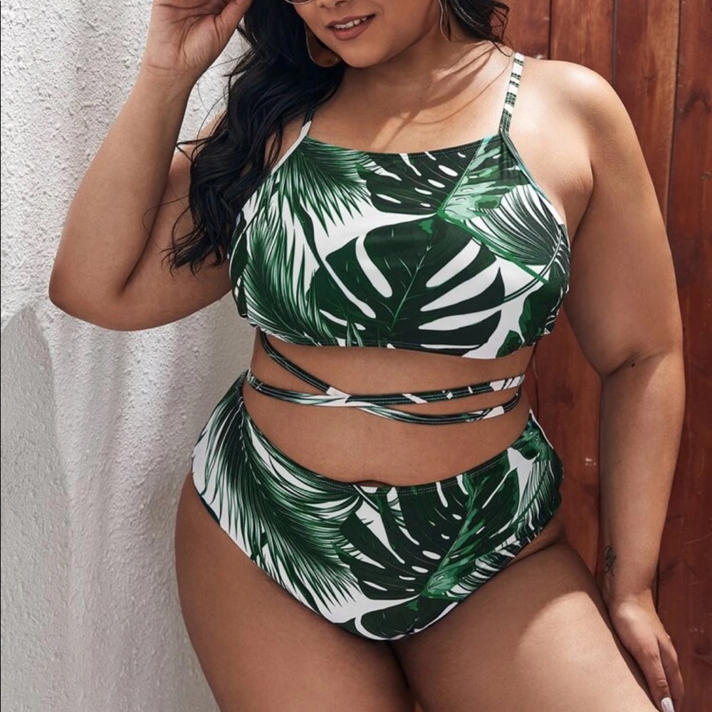 SHEIN Curve 4X Leaf Print Bikini